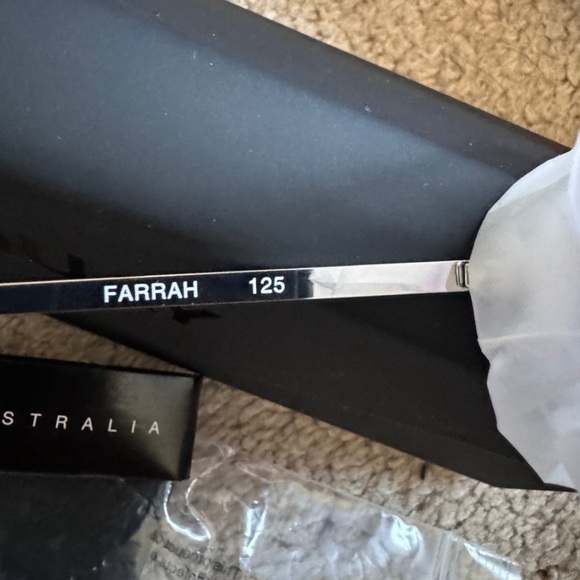 BNWT Quay “FARRAH” slv/purpnkyel Sunglasses - Picture 6 of 8